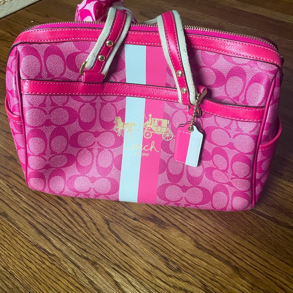 Vintage Pink Coach Bag 👛 In perfect condition